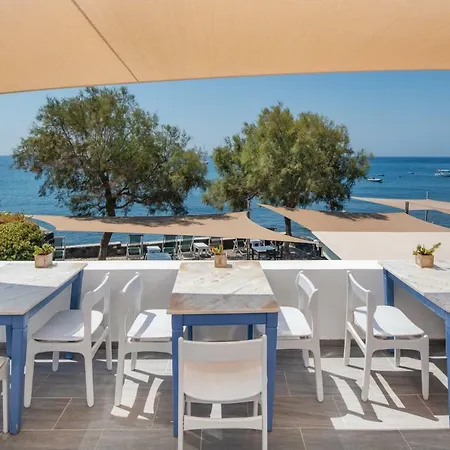 Akrotiri Hotel 2*